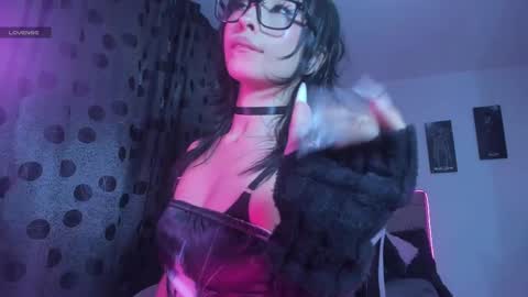 Snapshot of satanbabee_ chatting on 09/23/25, 11:30 im expecting 300 thumbs up on my altar online show from 09/23/25, 11:30