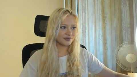 satinpresence online show from 06/12/26, 05:17