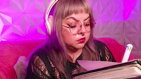 Gina George online show from 11/13/25, 04:11