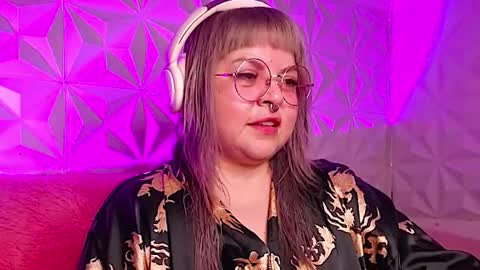 Gina George online show from 11/14/25, 01:04