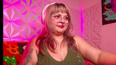 Gina George online show from 12/19/25, 01:01