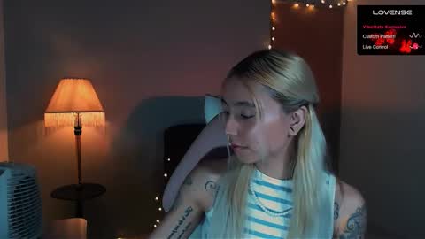 Snapshot of saucy_jenn1 chatting on 01/17/25, 02:50 I AM JENN online show from 01/17/25, 02:50