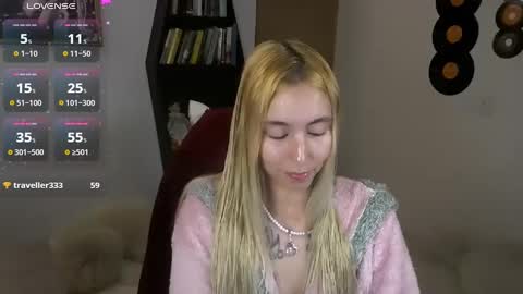 Snapshot of saucy_jenn1 chatting on 09/28/25, 01:44 I AM JENN online show from 09/28/25, 01:44