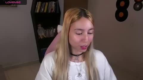 Snapshot of saucy_jenn1 chatting on 10/17/25, 04:26 I AM JENN online show from 10/17/25, 04:26