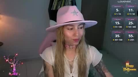 Snapshot of saucy_jenn1 chatting on 11/02/25, 02:36 I AM JENN online show from 11/02/25, 02:36