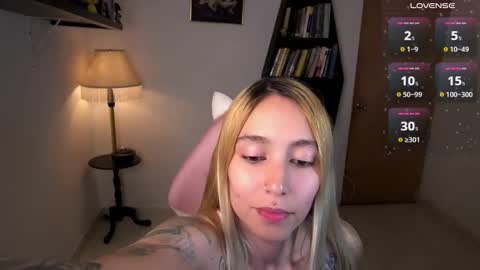 Snapshot of saucy_jenn1 chatting on 11/30/25, 02:37 I AM JENN online show from 11/30/25, 02:37