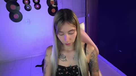 Snapshot of saucy_jenn1 chatting on 05/10/26, 10:48 I AM JENN online show from 05/10/26, 10:48