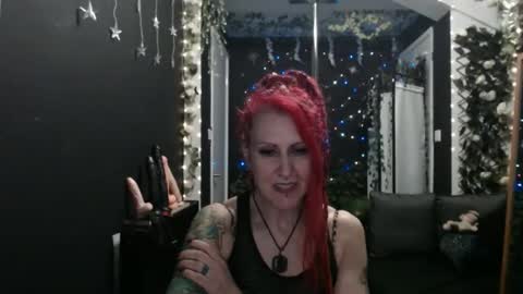 Snapshot of saucysky chatting on 02/20/25, 01:36 SaucySky online show from 02/20/25, 01:36