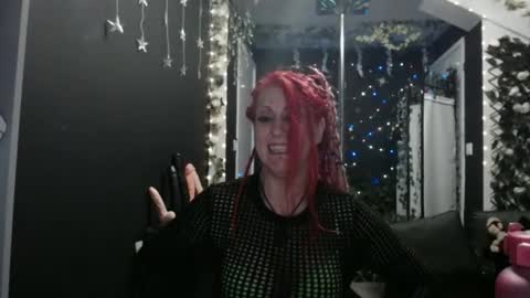 Snapshot of saucysky chatting on 03/01/25, 03:32 SaucySky online show from 03/01/25, 03:32