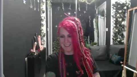 Snapshot of saucysky chatting on 09/09/25, 09:58 SaucySky online show from 09/09/25, 09:58