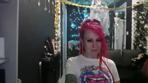 Snapshot of saucysky chatting on 10/21/25, 09:26 SaucySky online show from 10/21/25, 09:26