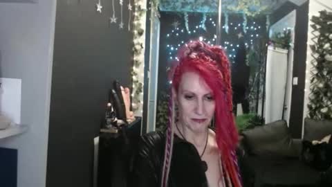 Snapshot of saucysky chatting on 11/09/25, 07:56 SaucySky online show from 11/09/25, 07:56