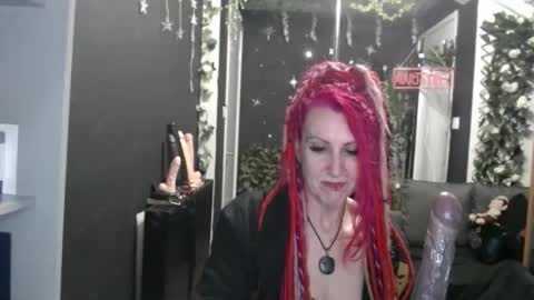 Snapshot of saucysky chatting on 01/19/26, 09:13 SaucySky online show from 01/19/26, 09:13