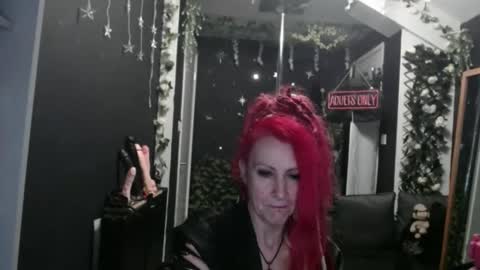 Snapshot of saucysky chatting on 02/15/26, 07:51 SaucySky online show from 02/15/26, 07:51