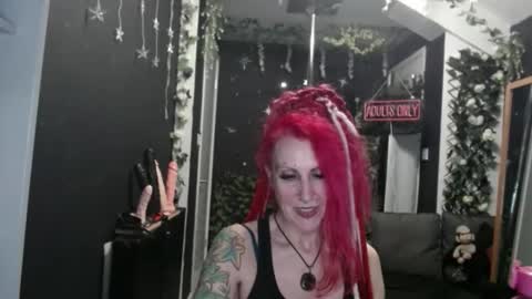 Snapshot of saucysky chatting on 02/18/26, 11:22 SaucySky online show from 02/18/26, 11:22