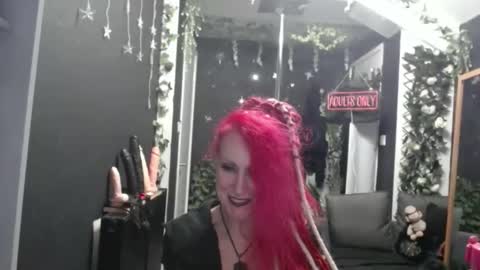 Snapshot of saucysky chatting on 02/22/26, 09:02 SaucySky online show from 02/22/26, 09:02