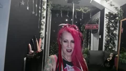 Snapshot of saucysky chatting on 03/01/26, 09:06 SaucySky online show from 03/01/26, 09:06