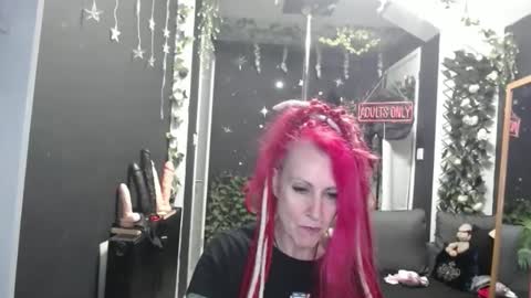 Snapshot of saucysky chatting on 03/04/26, 09:37 SaucySky online show from 03/04/26, 09:37