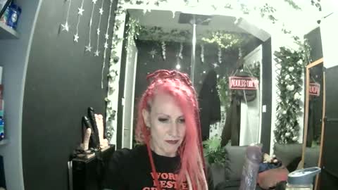 SaucySky online show from 06/01/26, 09:05