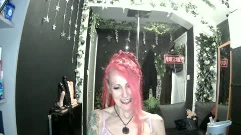SaucySky online show from 06/02/26, 08:33