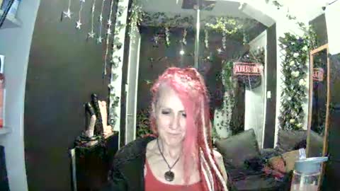 Snapshot of saucysky chatting on 06/16/26, 09:50 SaucySky online show from 06/16/26, 09:50