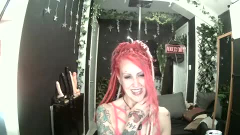 Snapshot of saucysky chatting on 06/19/26, 07:28 SaucySky online show from 06/19/26, 07:28