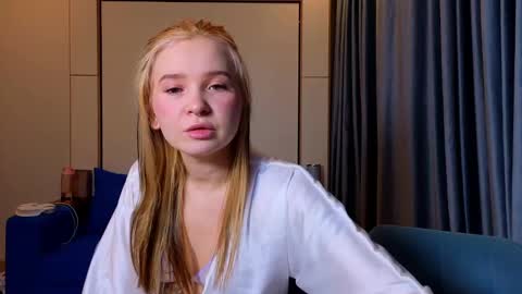 LUNA and ANNA    online show from 02/13/25, 05:44