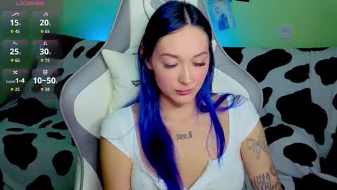 Ariel online show from 10/13/25, 02:44