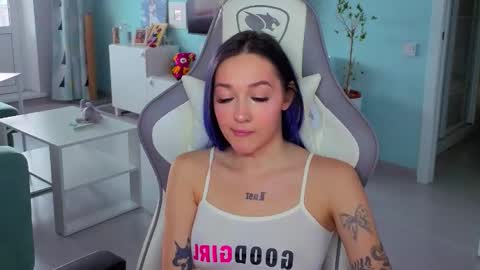 Ariel online show from 02/06/26, 03:33