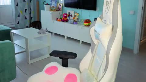 Ariel online show from 02/11/26, 03:00