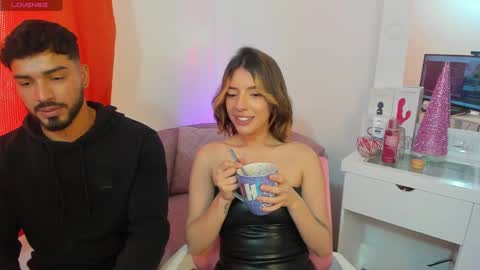 Snapshot of savagesweethearts chatting on 12/16/24, 07:10 savagesweethearts online show from 12/16/24, 07:10