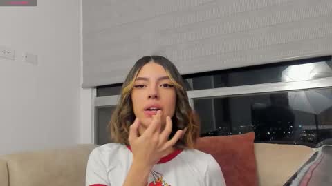 Snapshot of savagesweethearts chatting on 10/20/25, 01:50 savagesweethearts online show from 10/20/25, 01:50