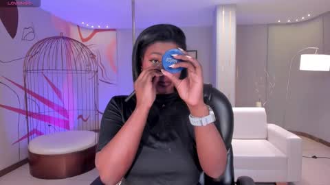 Snapshot of savannahstorm_ chatting on 11/28/25, 01:14 S a v a n n a h online show from 11/28/25, 01:14