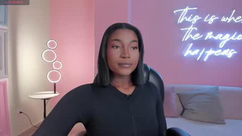 Snapshot of savannahstorm_ chatting on 06/19/26, 11:14 S a v a n n a h online show from 06/19/26, 11:14