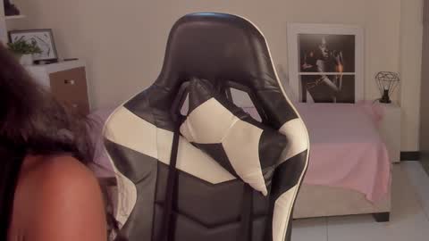 Savannahwildee online show from 12/11/24, 10:47