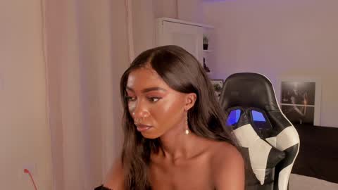 Savannahwildee online show from 12/17/24, 10:00