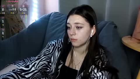 Snapshot of savannasotos chatting on 10/24/25, 05:31 Sophie online show from 10/24/25, 05:31