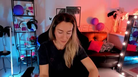 save the qween online show from 12/23/24, 10:53