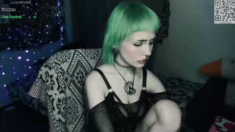 pronoun she. name Mary. age 21. online show from 03/11/26, 11:22