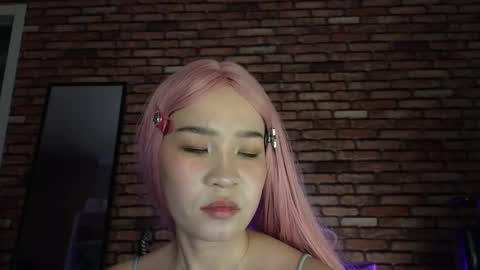 Snapshot of saya_lin chatting on 10/24/25, 06:37 Saya online show from 10/24/25, 06:37