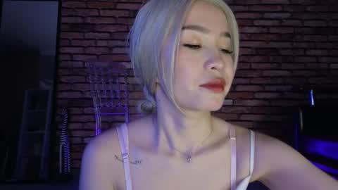 Snapshot of saya_lin chatting on 11/10/25, 07:57 Saya online show from 11/10/25, 07:57