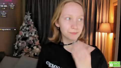 Snapshot of sayllis chatting on 07/15/26, 05:29 Ellis 3 online show from 07/15/26, 05:29