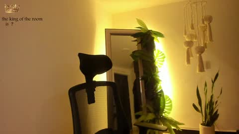 Venus online show from 01/13/25, 04:19