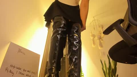 Venus online show from 02/25/25, 04:21