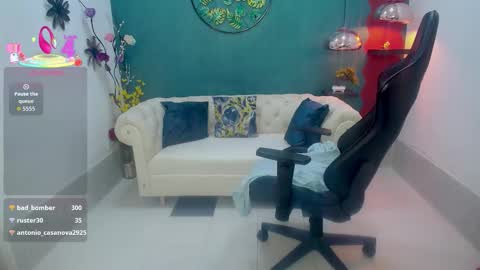 Marie  online show from 12/05/25, 12:08