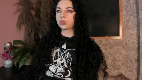 SCARLATTA DESIRE online show from 05/05/26, 03:25