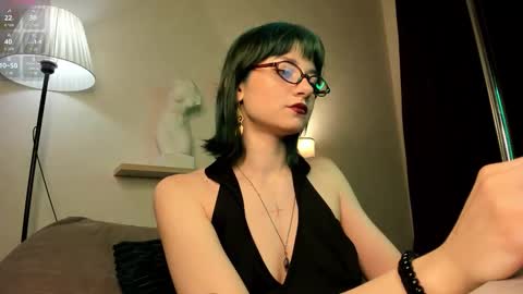 Snapshot of scarle_whisper chatting on 02/20/26, 01:35 Emmy online show from 02/20/26, 01:35