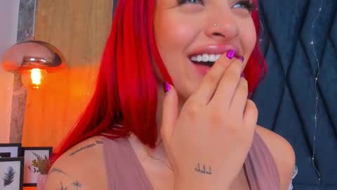 Snapshot of scarleett_jones chatting on 02/15/25, 04:03 scarleett jones online show from 02/15/25, 04:03