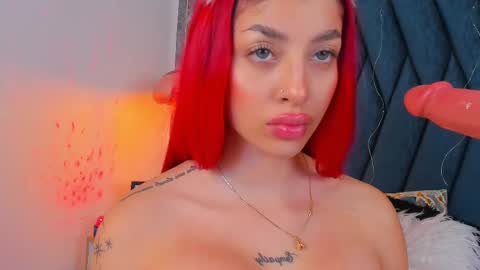 Snapshot of scarleett_jones chatting on 02/19/25, 12:57 scarleett jones online show from 02/19/25, 12:57