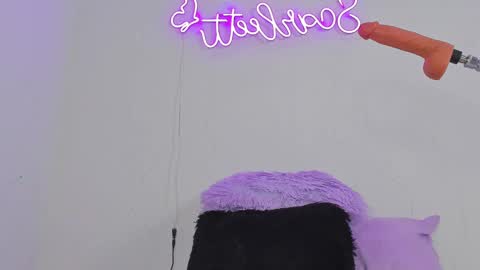 Snapshot of scarleett_jones chatting on 03/06/25, 04:08 scarleett jones online show from 03/06/25, 04:08